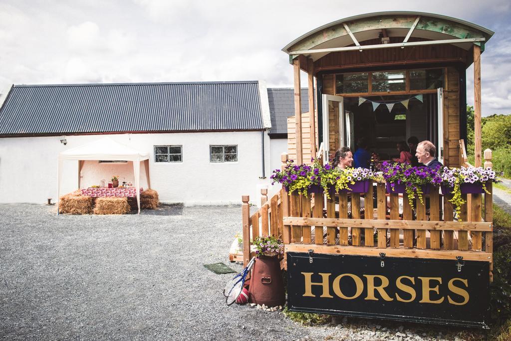 Burren Glamping Villa Kilfenora ภายนอก รูปภาพ