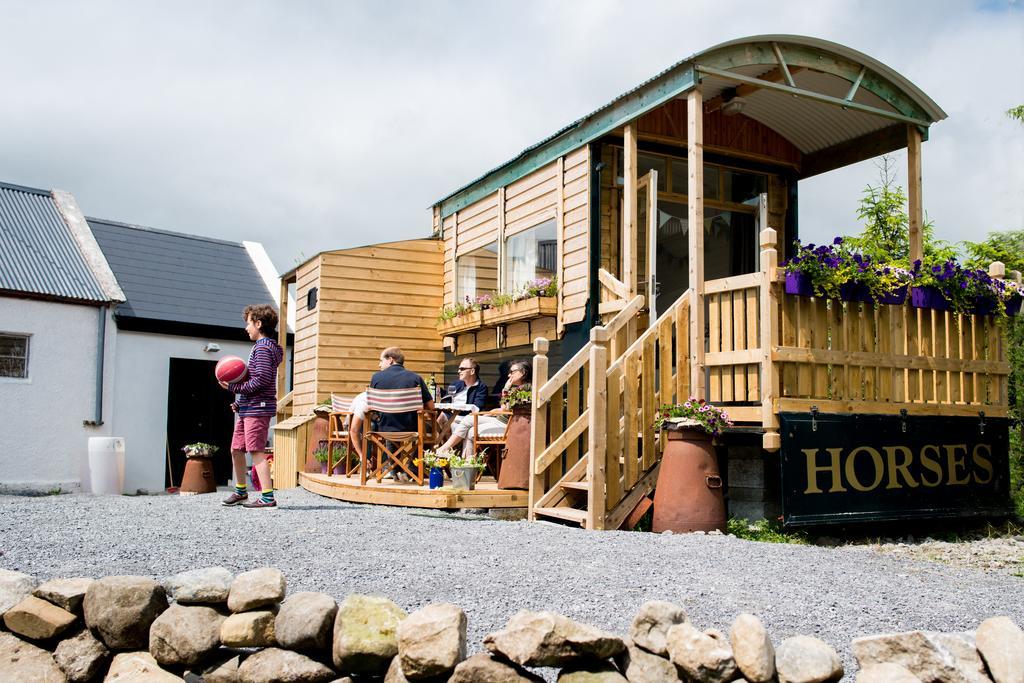 Burren Glamping Villa Kilfenora ภายนอก รูปภาพ